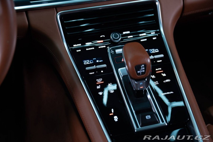 Porsche Ostatní modely Panamera Sport Turismo 4 E-Hybrid 4x4 2019