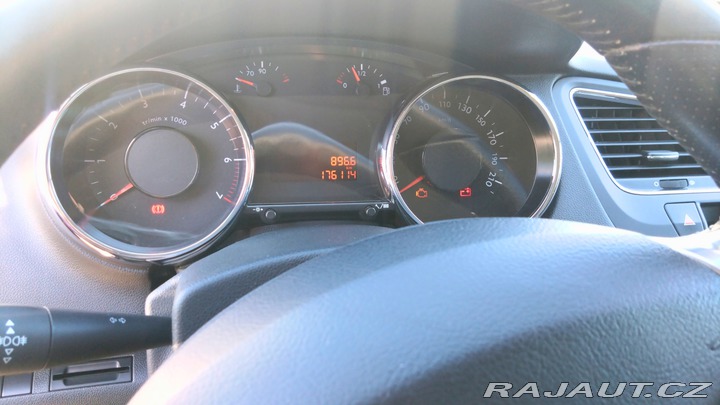 Peugeot 5008  2015