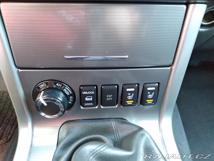 Nissan Navara D40 2.5 dCi 4x4 MANUÁL AC 2012