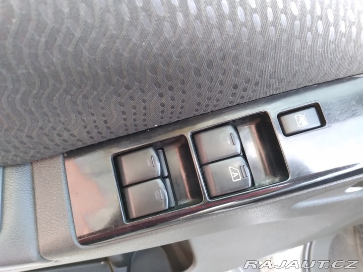 Nissan Navara D40 2.5 dCi 4x4 MANUÁL AC 2012