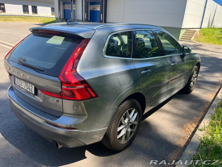 Volvo XC60 2.0 AWD MOMENTUM, ČR 2021