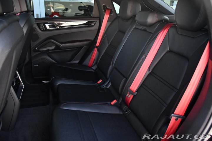 Porsche Cayenne 3.0E-REZERVACE 2021