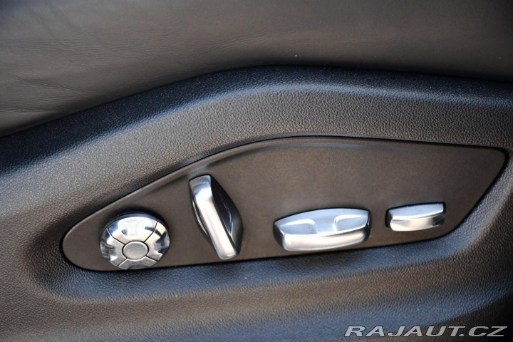 Porsche Cayenne 3.0E-REZERVACE 2021