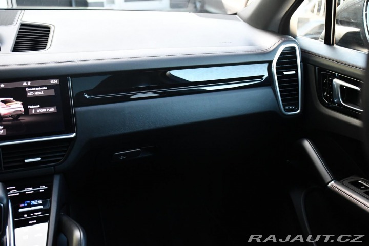 Porsche Cayenne 3.0E-REZERVACE 2021