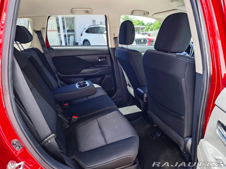 Mitsubishi Outlander 2.0 Mivec Diamant 2WD Kam 2017