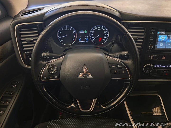 Mitsubishi Outlander 2.0 Mivec Diamant 2WD Kam 2017