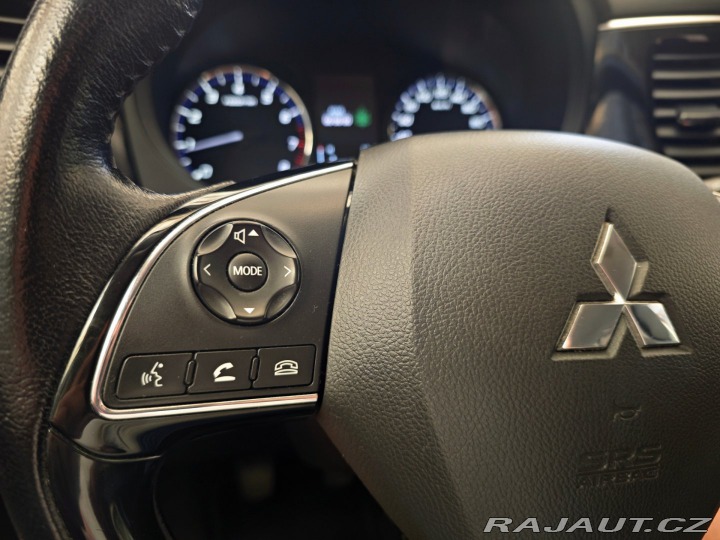 Mitsubishi Outlander 2.0 Mivec Diamant 2WD Kam 2017
