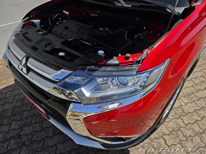Mitsubishi Outlander 2.0 Mivec Diamant 2WD Kam 2017