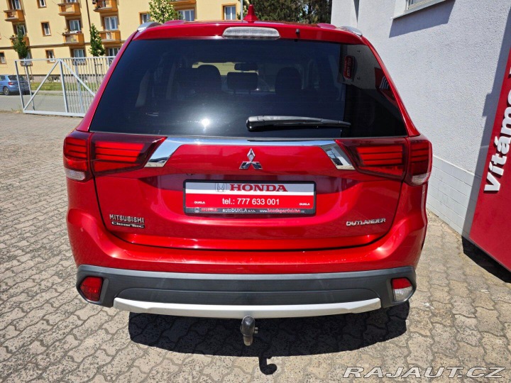 Mitsubishi Outlander 2.0 Mivec Diamant 2WD Kam 2017