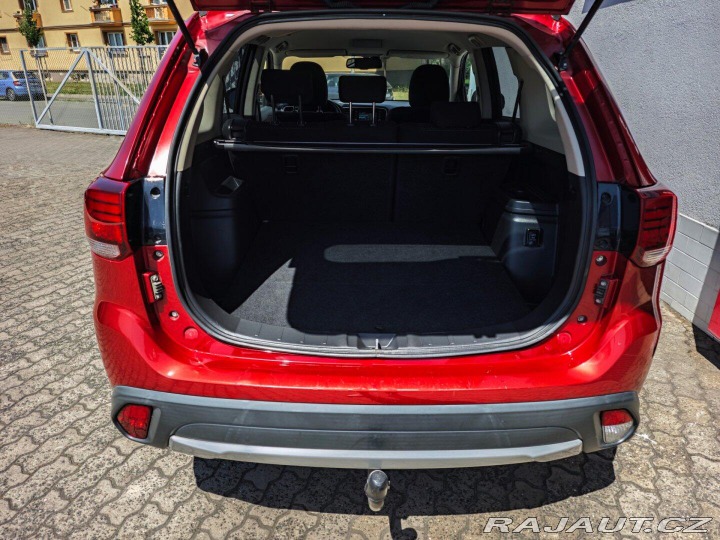 Mitsubishi Outlander 2.0 Mivec Diamant 2WD Kam 2017