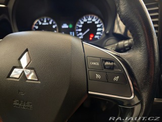 Mitsubishi Outlander 2.0 Mivec Diamant 2WD Kam 2017