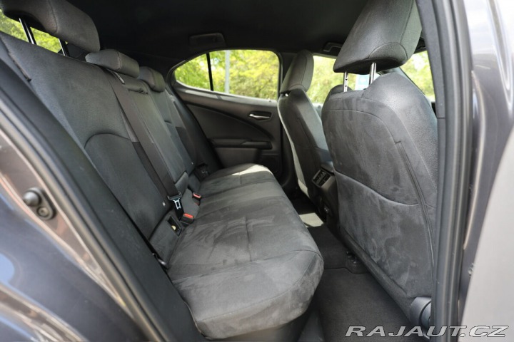 Lexus Ostatní modely UX 300h 300H 2.0 HEV BUSINESS TEC 2025