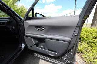 Lexus Ostatní modely UX 300h 300H 2.0 HEV BUSINESS TEC 2025