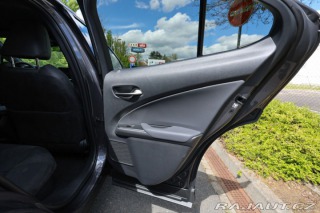 Lexus Ostatní modely UX 300h 300H 2.0 HEV BUSINESS TEC 2025
