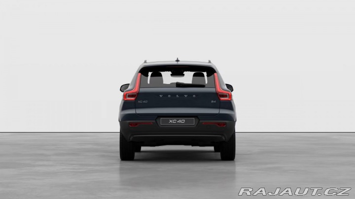 Volvo XC40 B3 2.0L 163 HP AT7 FWD CO 2026