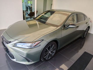 Lexus  ES 300h Limited Edition