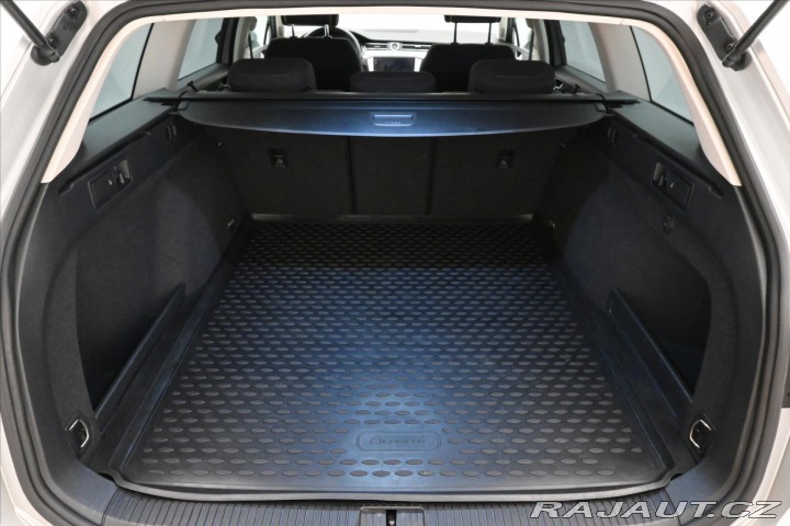 Volkswagen Passat 2,0 TDI 110 kW Navigace Z 2018