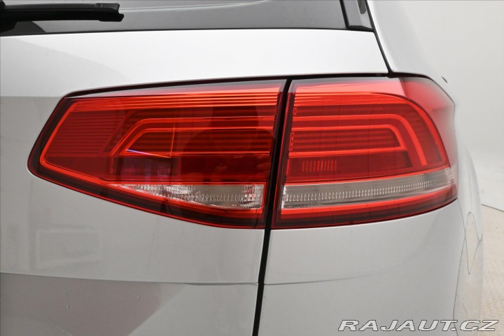 Volkswagen Passat 2,0 TDI 110 kW Navigace Z 2018