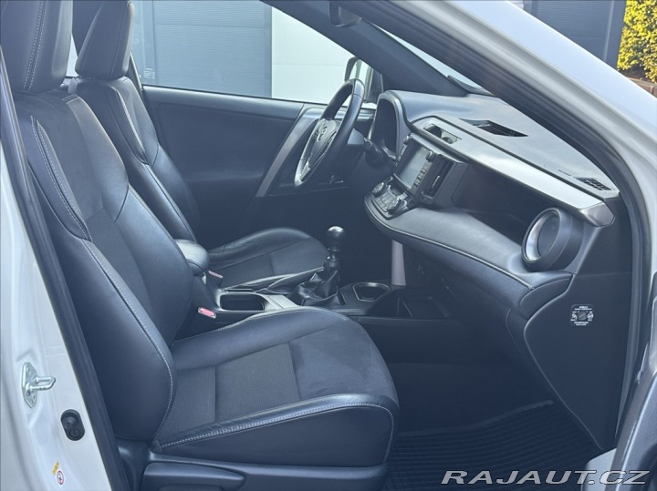 Toyota RAV4 2,0 152PS Executive M/T 2016