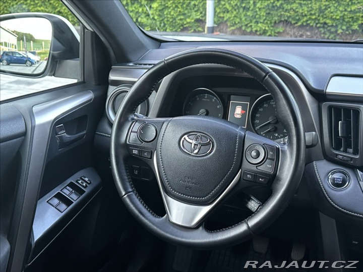 Toyota RAV4 2,0 152PS Executive M/T 2016