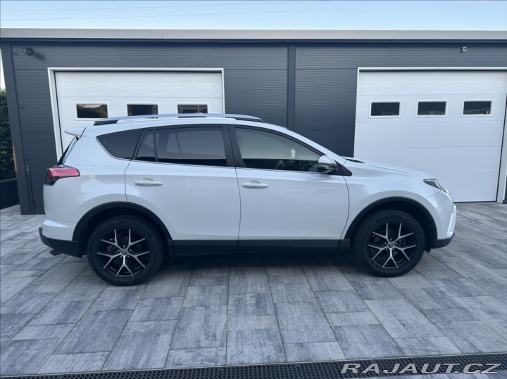 Toyota RAV4 2,0 152PS Executive M/T 2016