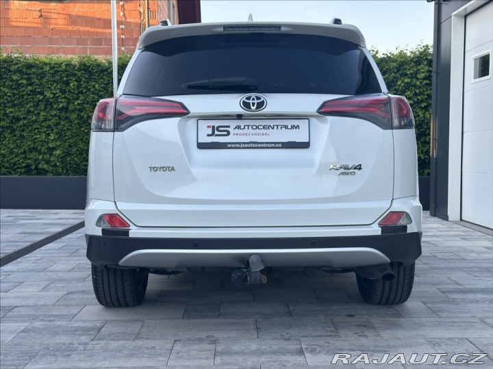 Toyota RAV4 2,0 152PS Executive M/T 2016