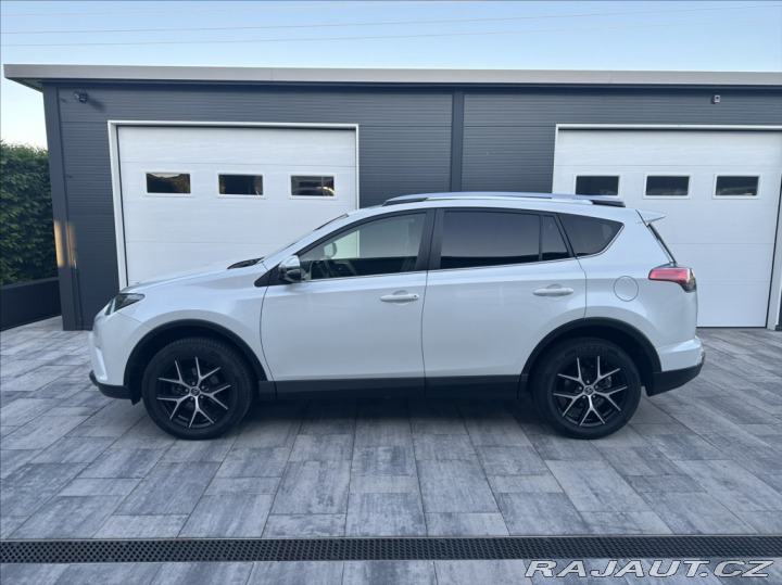 Toyota RAV4 2,0 152PS Executive M/T 2016