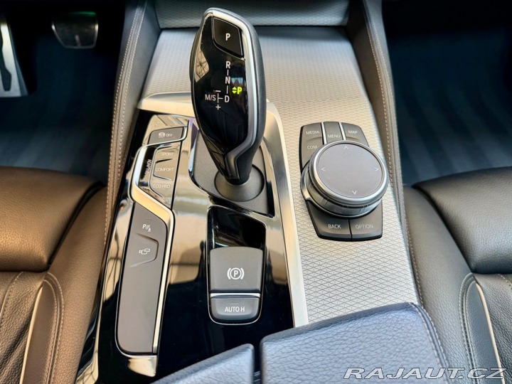 BMW 5 530d xDrive M-PAKET, PANO 2019