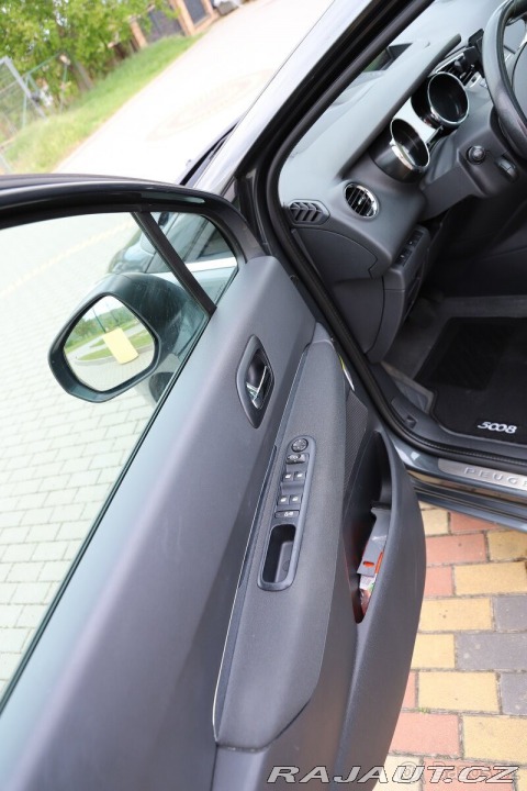 Peugeot 5008 2,0 HDI 120 kw 2015