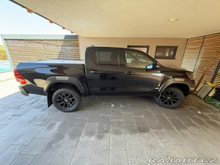 Toyota Hilux invicible v plné výbavě 2023