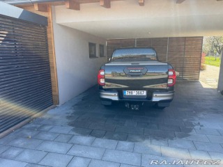 Toyota Hilux invicible v plné výbavě 2023