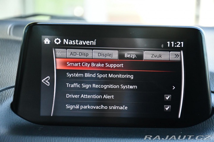Mazda 3 2.0SKYACTIV-G HUD KAMERA 2018