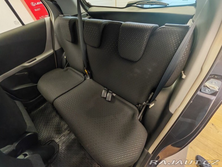 Toyota Yaris 1.0 VVT-i Dream 2011