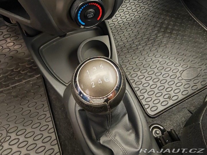 Toyota Yaris 1.0 VVT-i Dream 2011