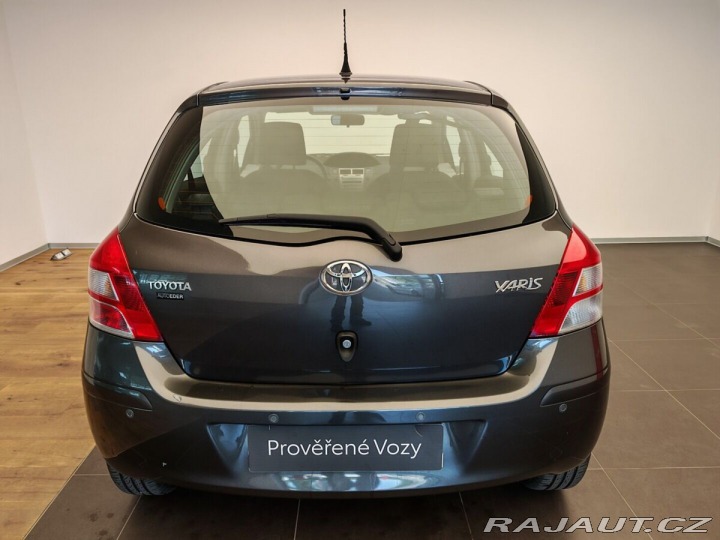 Toyota Yaris 1.0 VVT-i Dream 2011