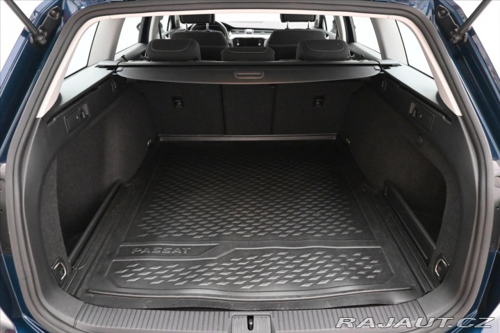 Volkswagen Passat 2,0 TDI 110 kW DSG Busine 2023