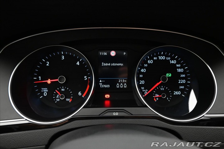 Volkswagen Passat 2,0 TDI 110 kW DSG Busine 2023
