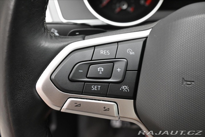 Volkswagen Passat 2,0 TDI 110 kW DSG Busine 2023