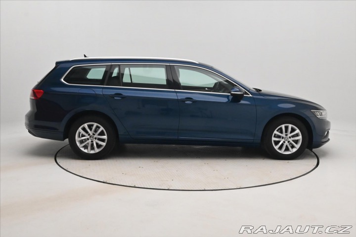 Volkswagen Passat 2,0 TDI 110 kW DSG Busine 2023