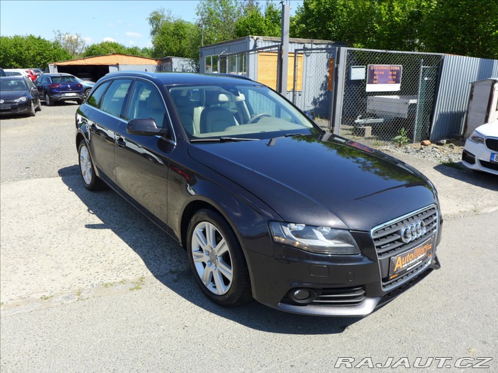 Audi A4 2,0 TDI 4x4, NAVI, 1.MAJI 2011