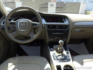 Audi A4 2,0 TDI 4x4, NAVI, 1.MAJI 2011