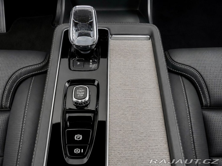 Volvo XC90 B5 AWD PLUS DARK PREMIUM, 2026