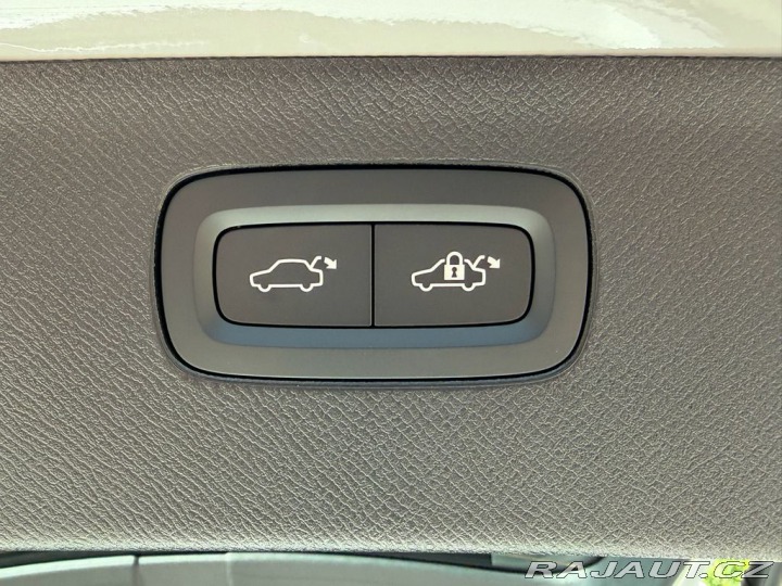 Volvo XC90 B5 AWD PLUS DARK PREMIUM, 2026
