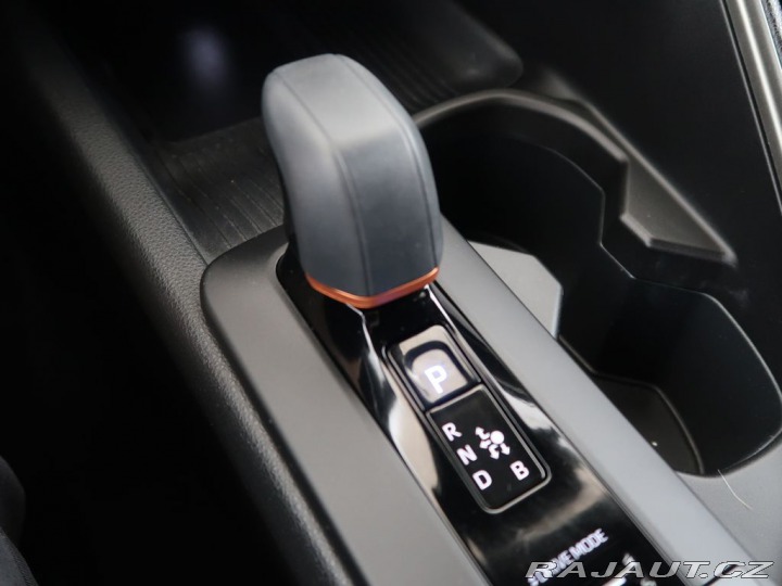 Toyota C-HR 1.8Hybrid,CZ,1Maj,Style 2023