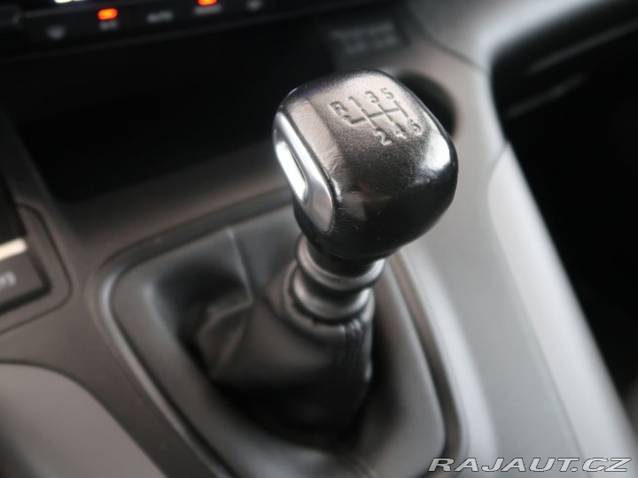 Toyota ProAce City Verso 1.2,Family L1,110KW,Manuá 2022