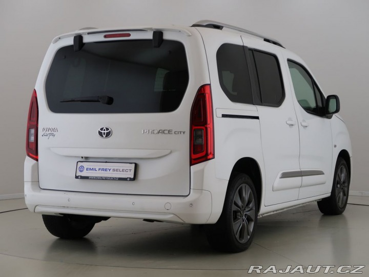 Toyota ProAce 1.2,Family L1,110KW,Manuá 2022
