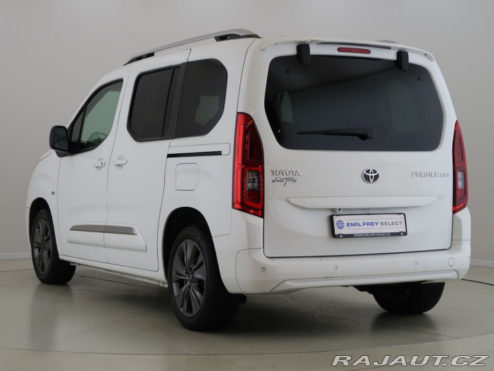 Toyota ProAce 1.2,Family L1,110KW,Manuá 2022