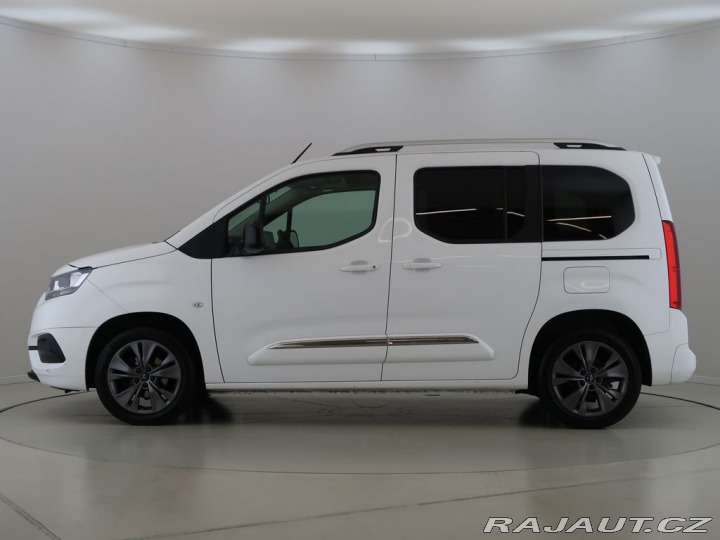 Toyota ProAce 1.2,Family L1,110KW,Manuá 2022