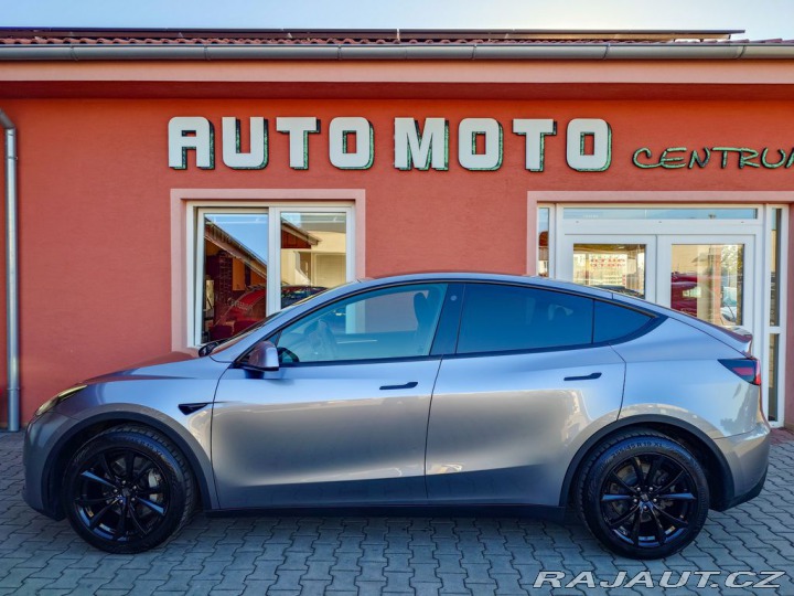 Tesla Model Y Long Range Dual Motor 378 2023