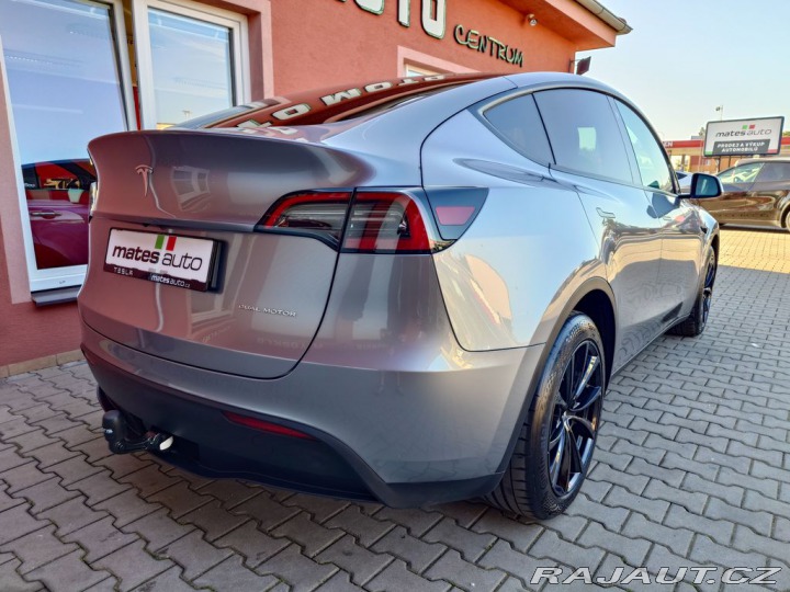 Tesla Model Y Long Range Dual Motor 378 2023